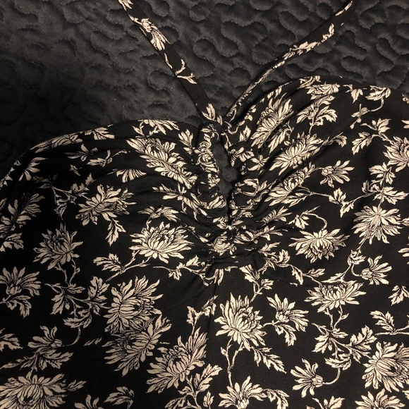 Jacqueline Conoir Blk w/Wh Floral Halter Top - Picture 3 of 8